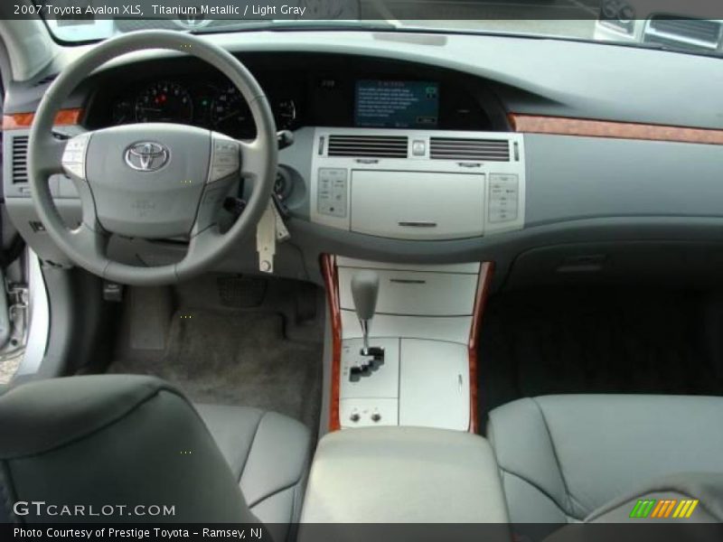 Titanium Metallic / Light Gray 2007 Toyota Avalon XLS
