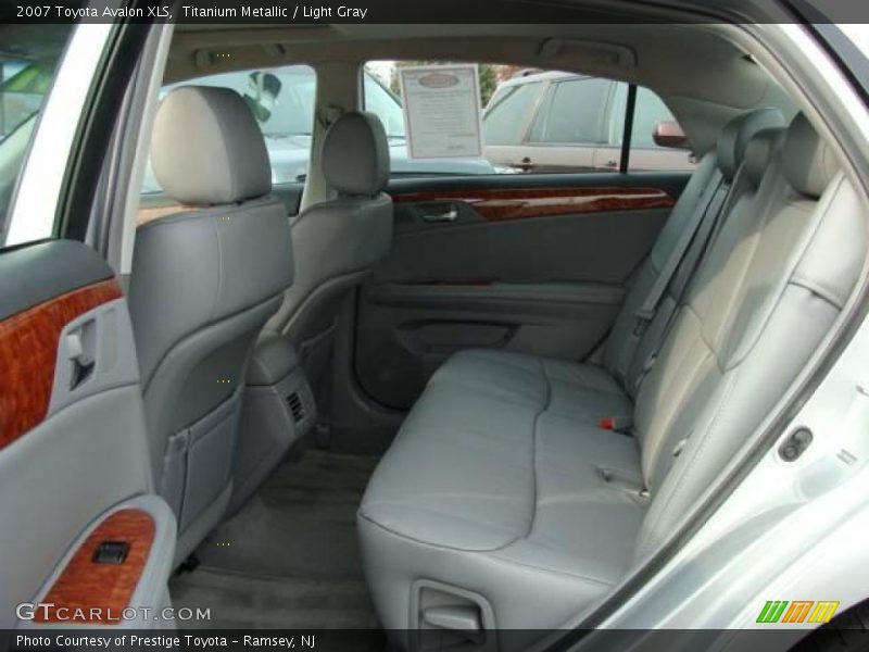 Titanium Metallic / Light Gray 2007 Toyota Avalon XLS