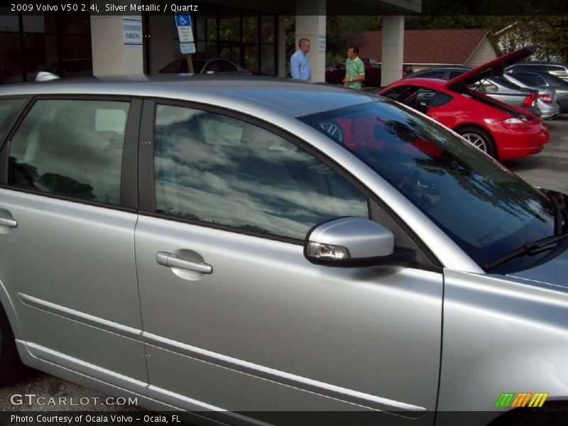 Silver Metallic / Quartz 2009 Volvo V50 2.4i