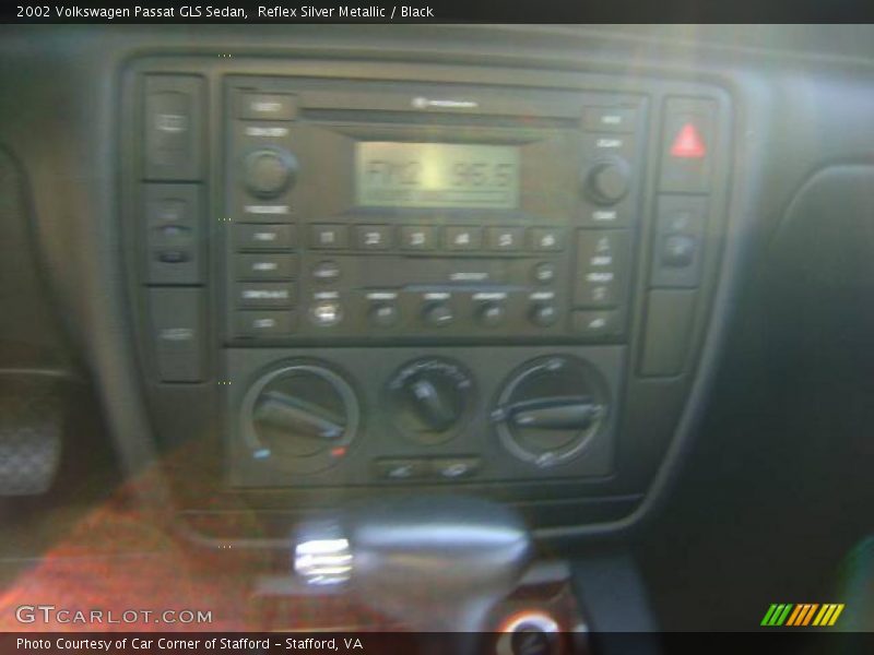 Reflex Silver Metallic / Black 2002 Volkswagen Passat GLS Sedan