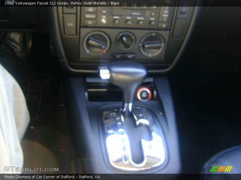 Reflex Silver Metallic / Black 2002 Volkswagen Passat GLS Sedan