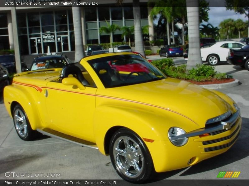 Slingshot Yellow / Ebony Black 2005 Chevrolet SSR