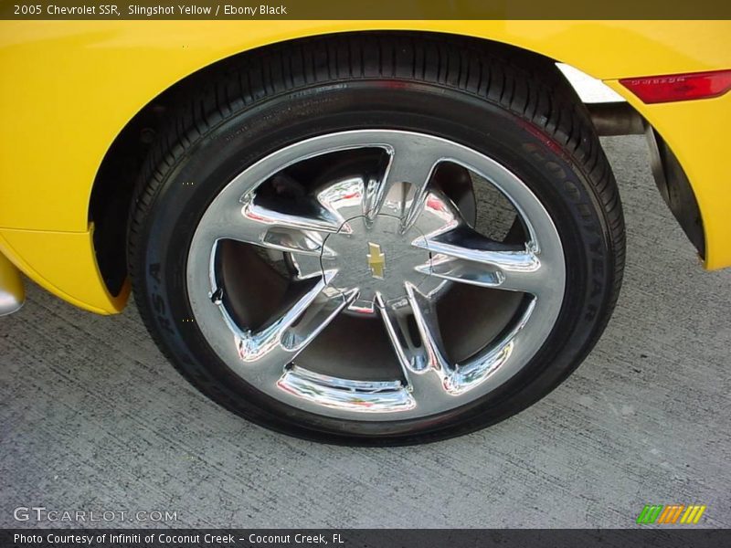 Slingshot Yellow / Ebony Black 2005 Chevrolet SSR