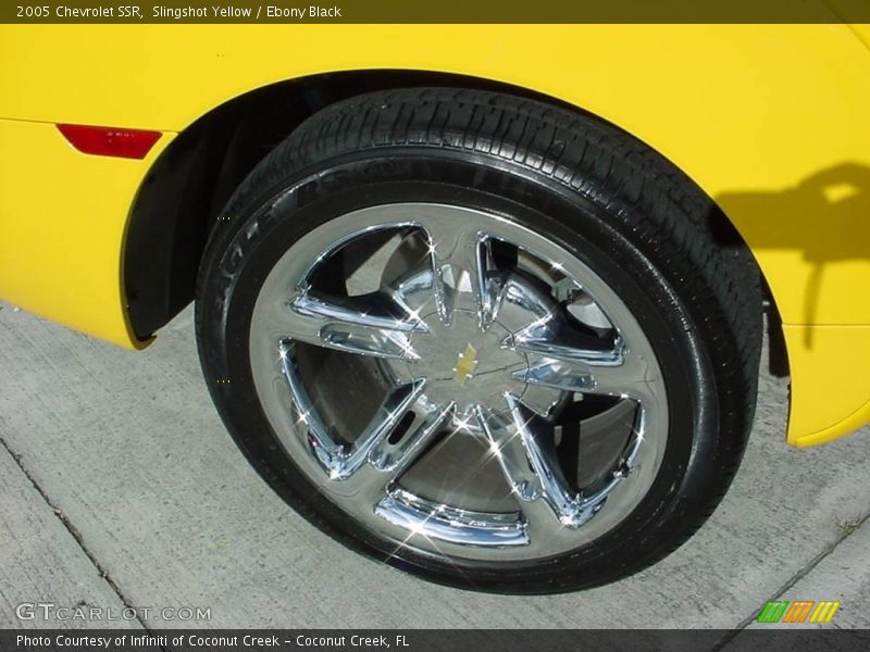 Slingshot Yellow / Ebony Black 2005 Chevrolet SSR