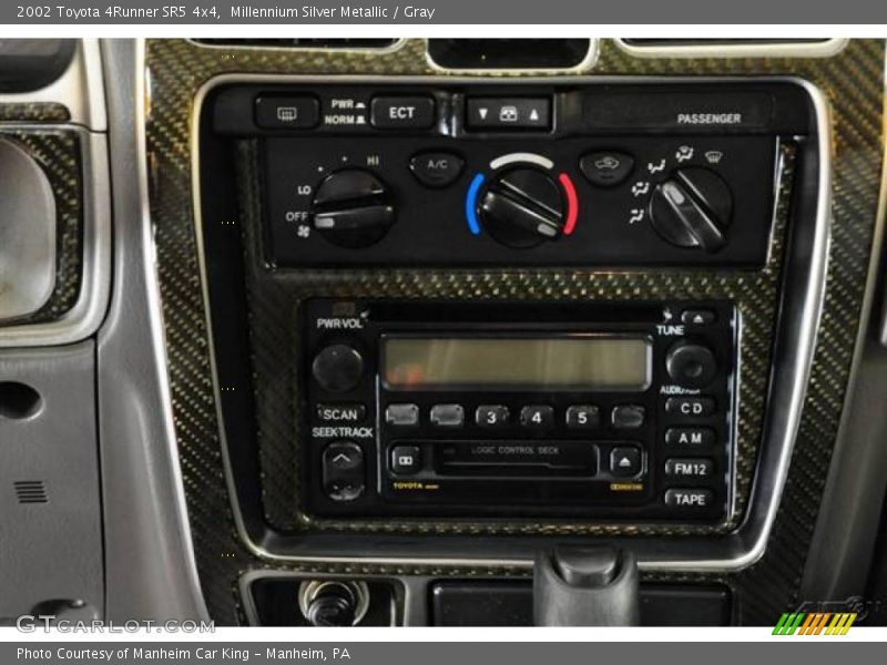 Millennium Silver Metallic / Gray 2002 Toyota 4Runner SR5 4x4