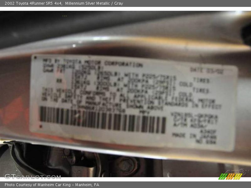 Millennium Silver Metallic / Gray 2002 Toyota 4Runner SR5 4x4