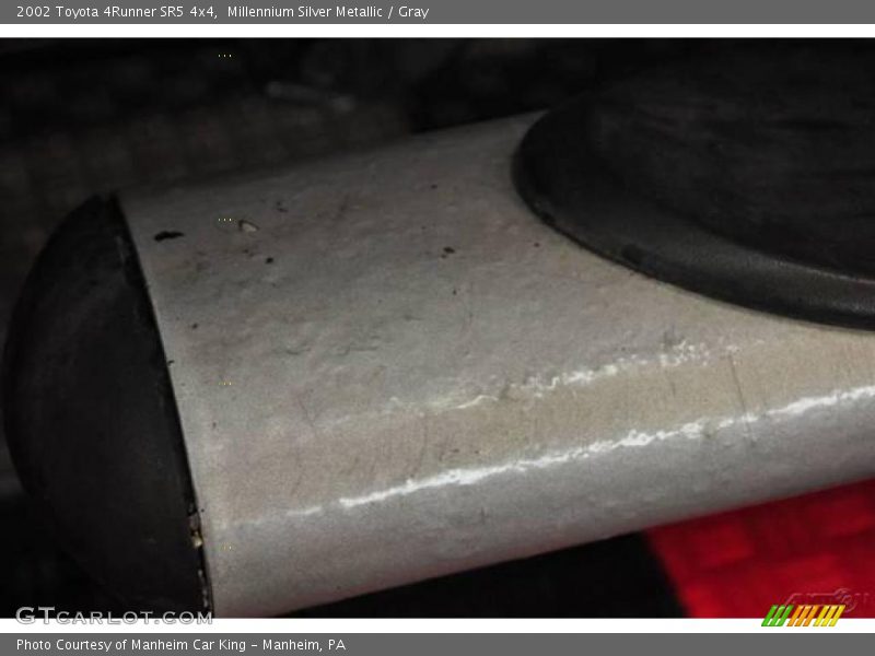Millennium Silver Metallic / Gray 2002 Toyota 4Runner SR5 4x4