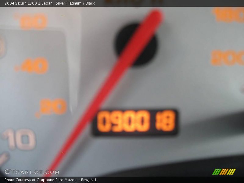 Silver Platinum / Black 2004 Saturn L300 2 Sedan