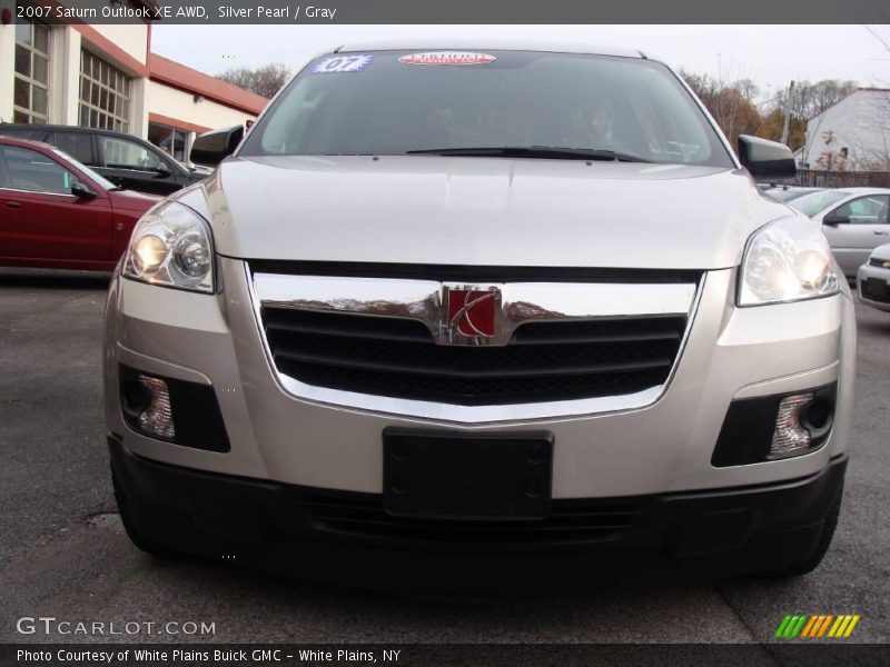 Silver Pearl / Gray 2007 Saturn Outlook XE AWD