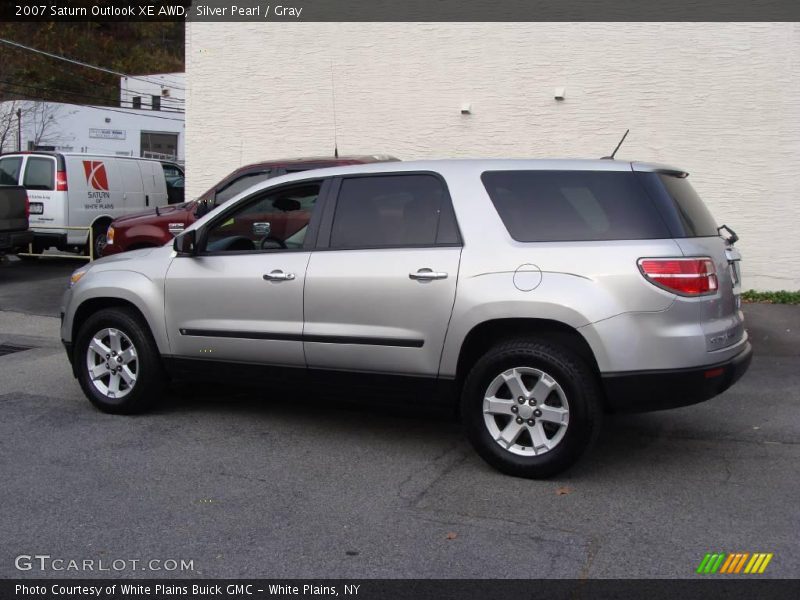 Silver Pearl / Gray 2007 Saturn Outlook XE AWD