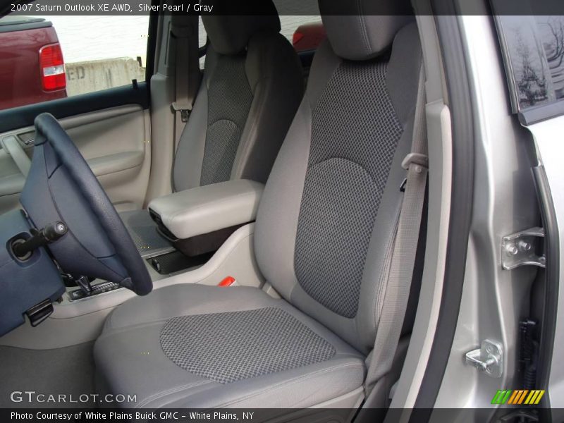 Silver Pearl / Gray 2007 Saturn Outlook XE AWD