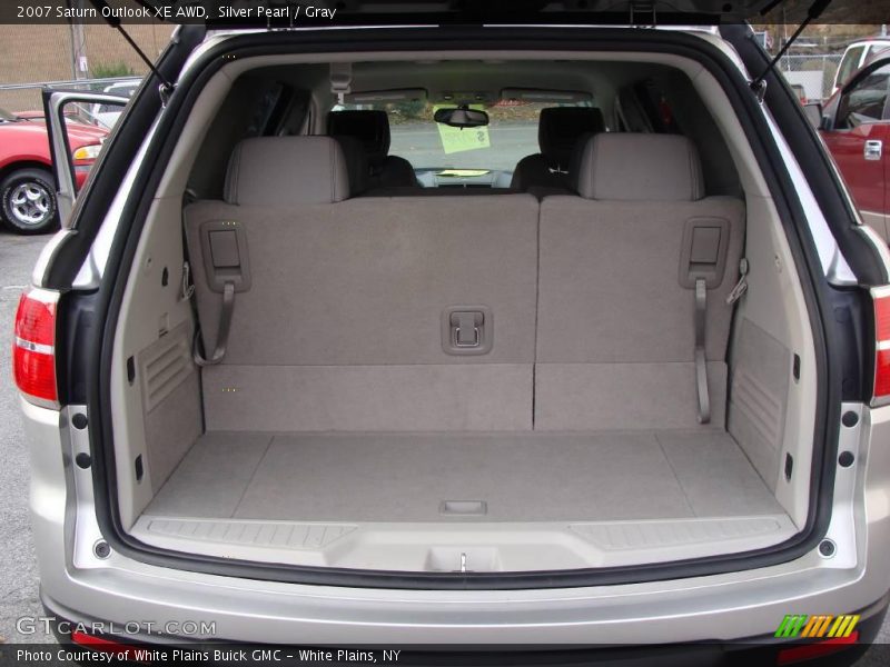 Silver Pearl / Gray 2007 Saturn Outlook XE AWD