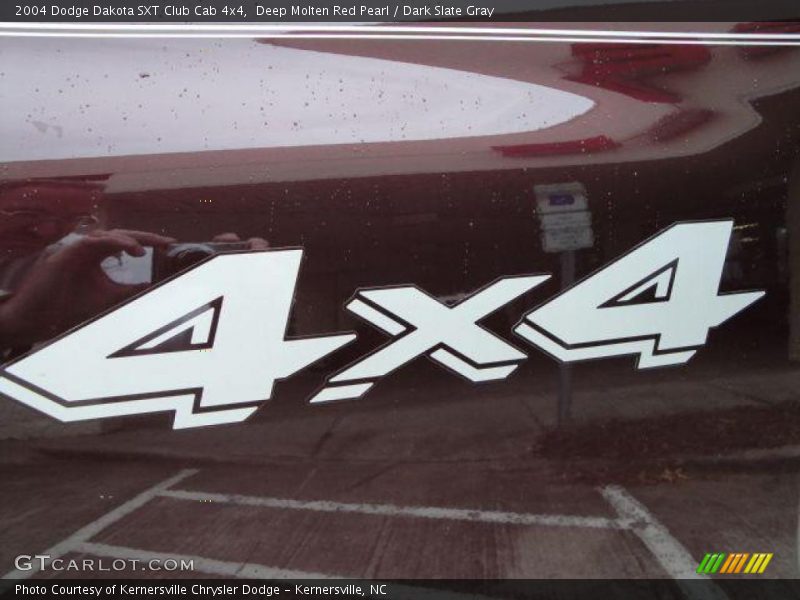 Deep Molten Red Pearl / Dark Slate Gray 2004 Dodge Dakota SXT Club Cab 4x4