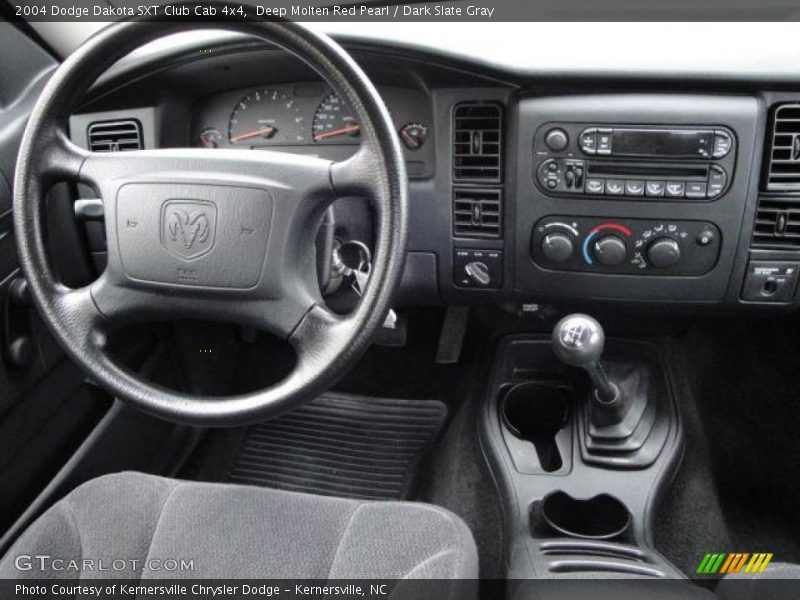 Deep Molten Red Pearl / Dark Slate Gray 2004 Dodge Dakota SXT Club Cab 4x4