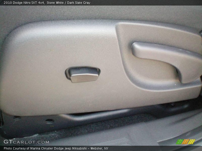 Stone White / Dark Slate Gray 2010 Dodge Nitro SXT 4x4