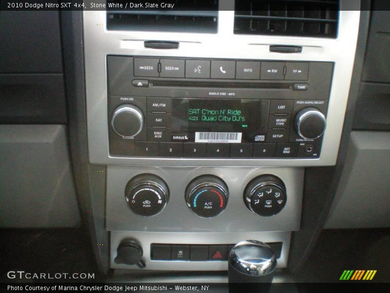 Stone White / Dark Slate Gray 2010 Dodge Nitro SXT 4x4