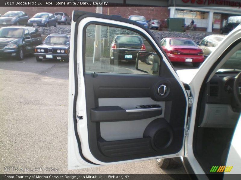 Stone White / Dark Slate Gray 2010 Dodge Nitro SXT 4x4