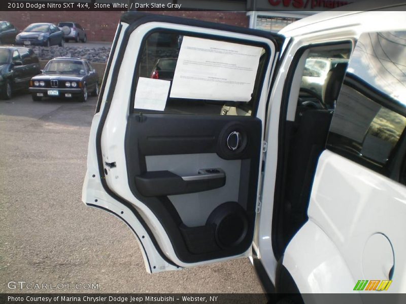 Stone White / Dark Slate Gray 2010 Dodge Nitro SXT 4x4