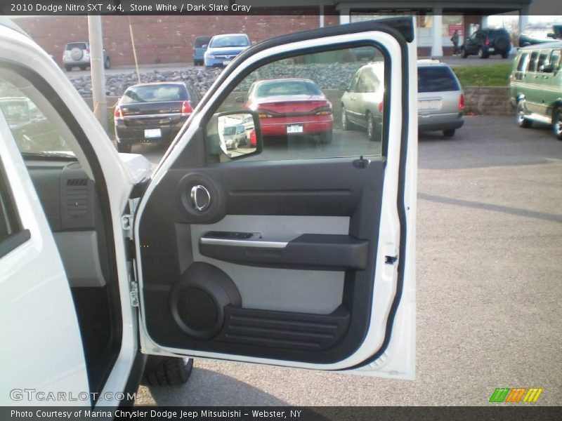 Stone White / Dark Slate Gray 2010 Dodge Nitro SXT 4x4
