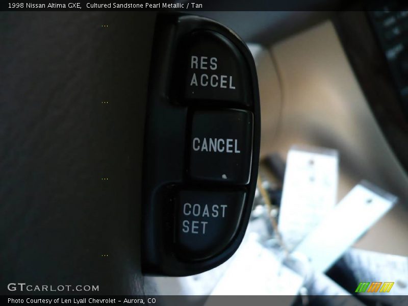 Cultured Sandstone Pearl Metallic / Tan 1998 Nissan Altima GXE