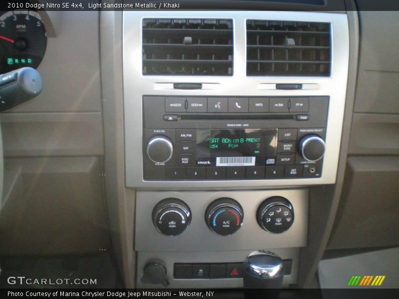 Light Sandstone Metallic / Khaki 2010 Dodge Nitro SE 4x4