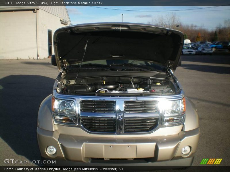 Light Sandstone Metallic / Khaki 2010 Dodge Nitro SE 4x4