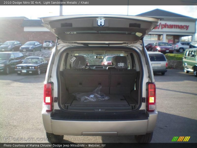 Light Sandstone Metallic / Khaki 2010 Dodge Nitro SE 4x4