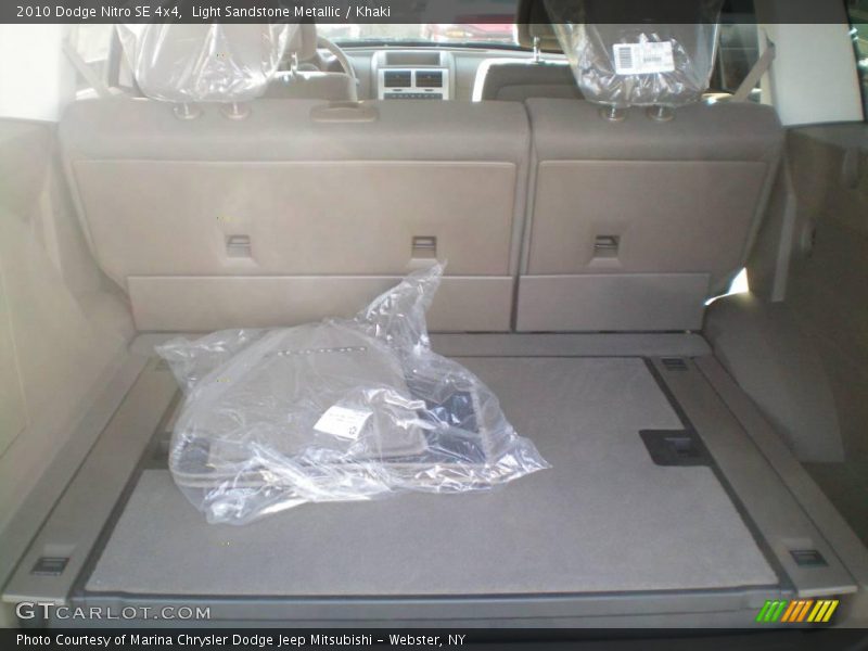 Light Sandstone Metallic / Khaki 2010 Dodge Nitro SE 4x4