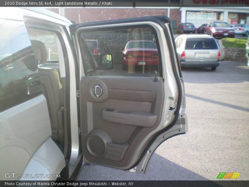 Light Sandstone Metallic / Khaki 2010 Dodge Nitro SE 4x4