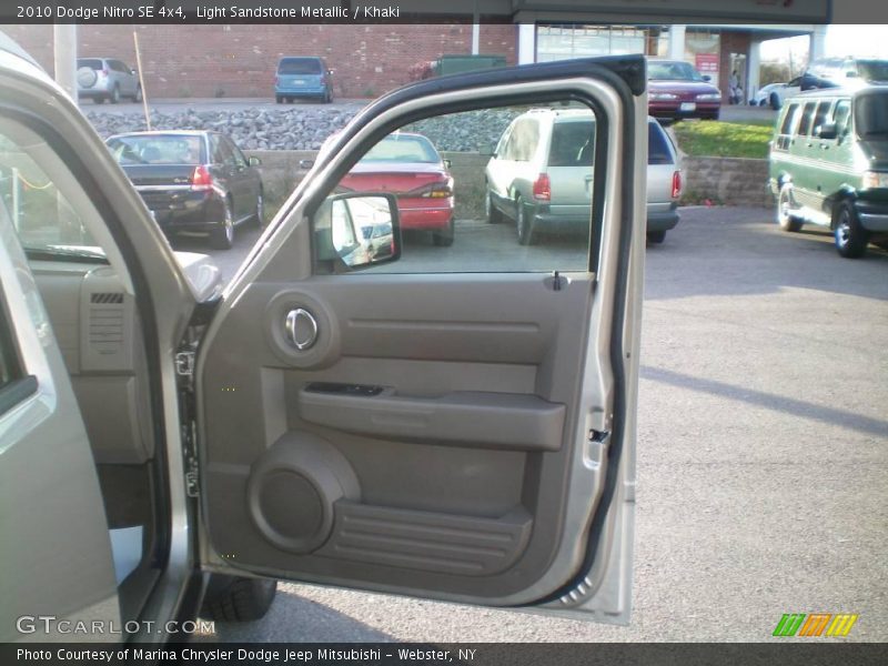 Light Sandstone Metallic / Khaki 2010 Dodge Nitro SE 4x4