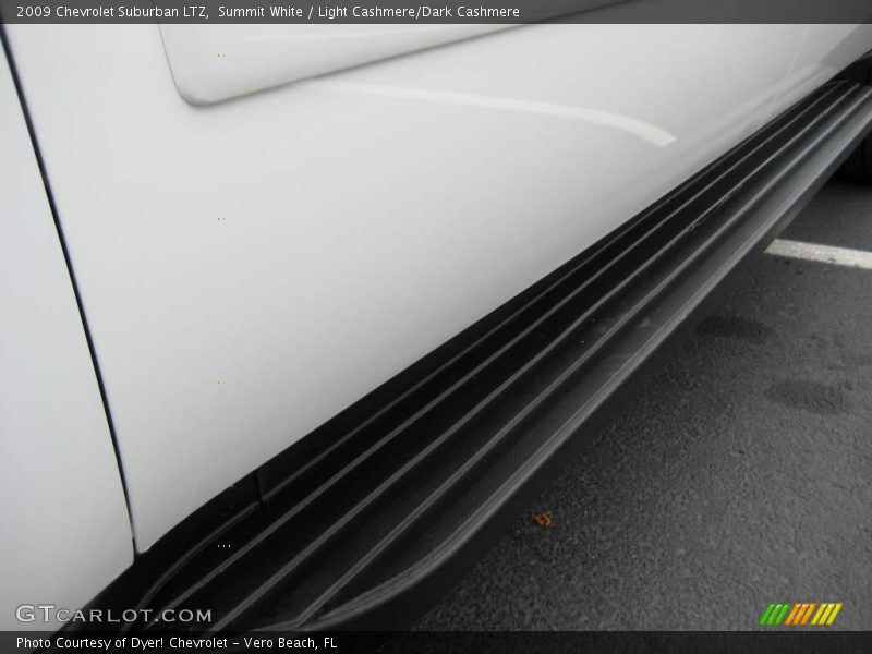 Summit White / Light Cashmere/Dark Cashmere 2009 Chevrolet Suburban LTZ