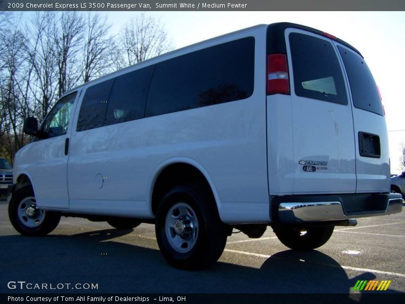 Summit White / Medium Pewter 2009 Chevrolet Express LS 3500 Passenger Van