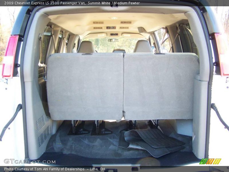 Summit White / Medium Pewter 2009 Chevrolet Express LS 3500 Passenger Van