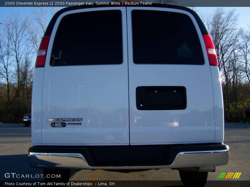 Summit White / Medium Pewter 2009 Chevrolet Express LS 3500 Passenger Van
