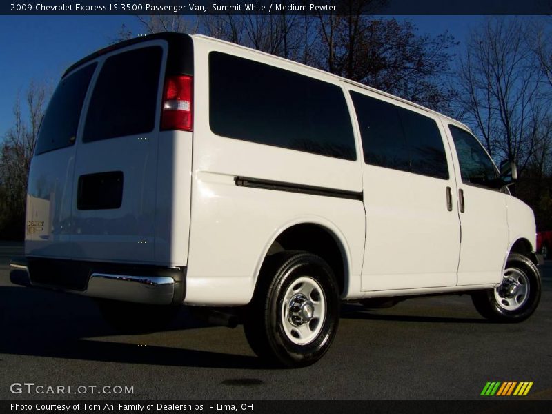 Summit White / Medium Pewter 2009 Chevrolet Express LS 3500 Passenger Van