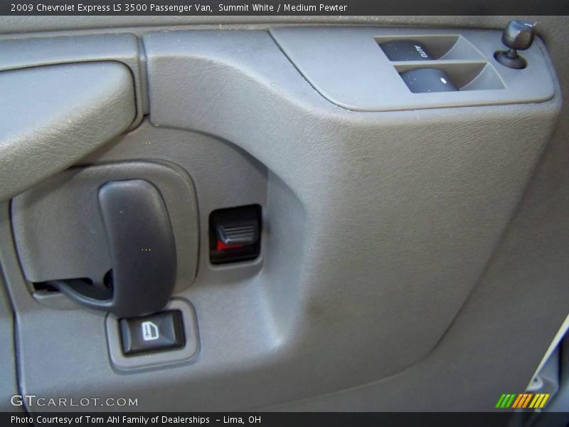 Summit White / Medium Pewter 2009 Chevrolet Express LS 3500 Passenger Van