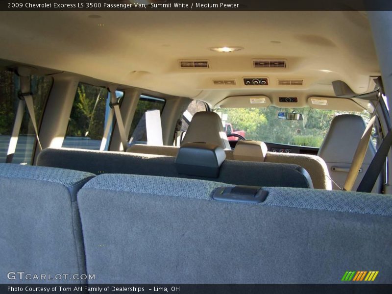 Summit White / Medium Pewter 2009 Chevrolet Express LS 3500 Passenger Van