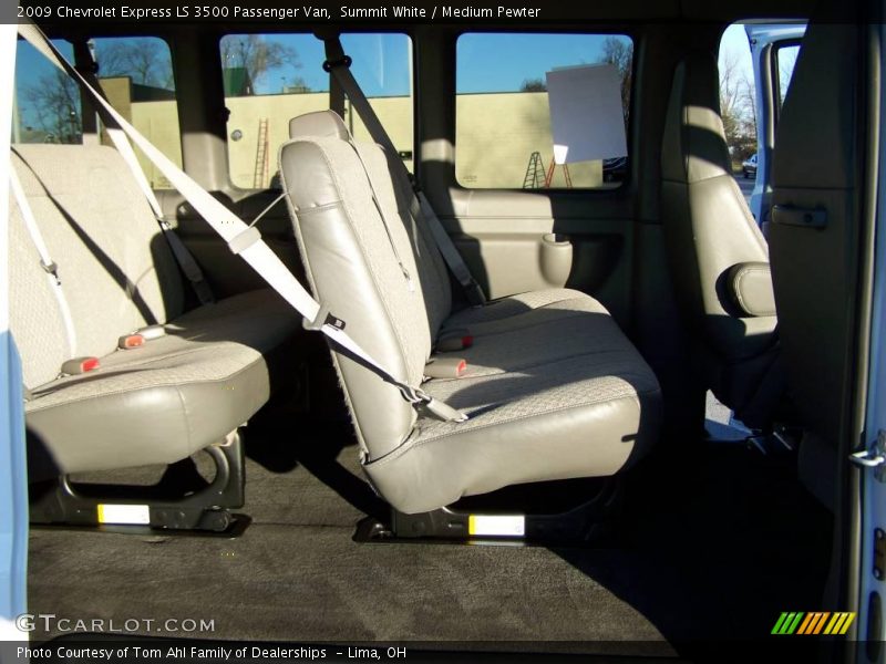 Summit White / Medium Pewter 2009 Chevrolet Express LS 3500 Passenger Van