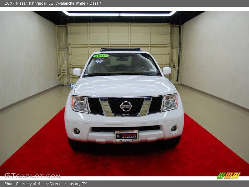 Avalanche White / Desert 2007 Nissan Pathfinder LE