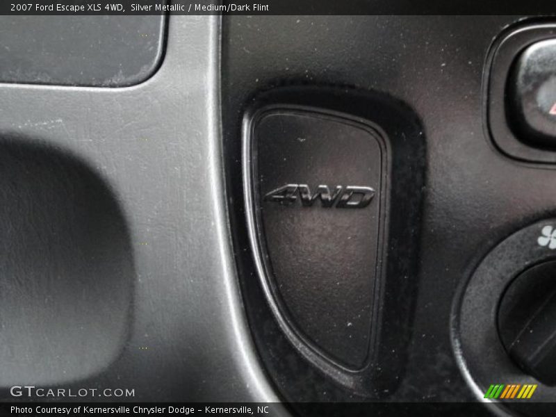 Silver Metallic / Medium/Dark Flint 2007 Ford Escape XLS 4WD
