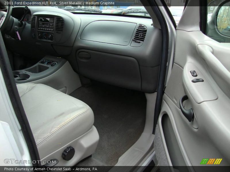 Silver Metallic / Medium Graphite 2001 Ford Expedition XLT 4x4