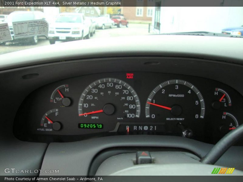 Silver Metallic / Medium Graphite 2001 Ford Expedition XLT 4x4