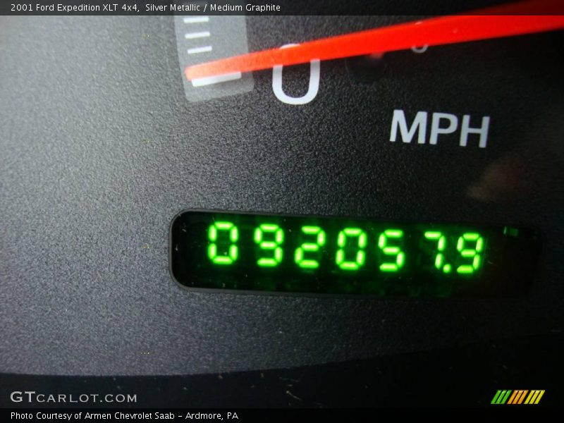 Silver Metallic / Medium Graphite 2001 Ford Expedition XLT 4x4