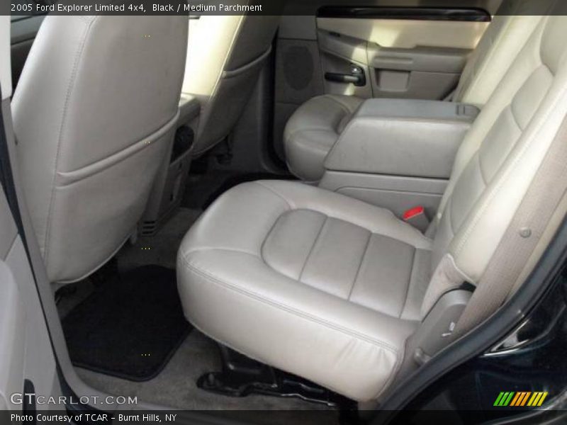 Black / Medium Parchment 2005 Ford Explorer Limited 4x4