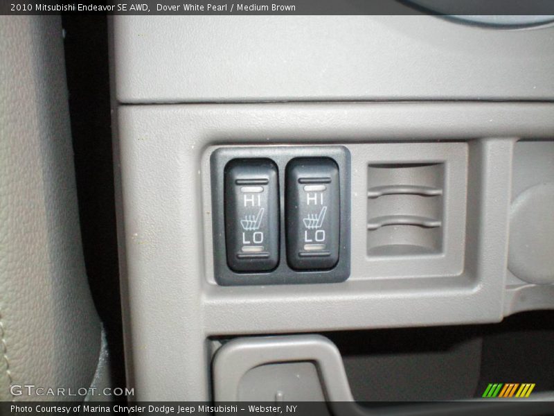 Dover White Pearl / Medium Brown 2010 Mitsubishi Endeavor SE AWD