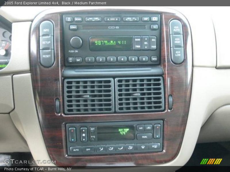 Black / Medium Parchment 2005 Ford Explorer Limited 4x4