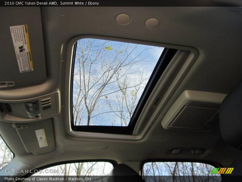 Summit White / Ebony 2010 GMC Yukon Denali AWD