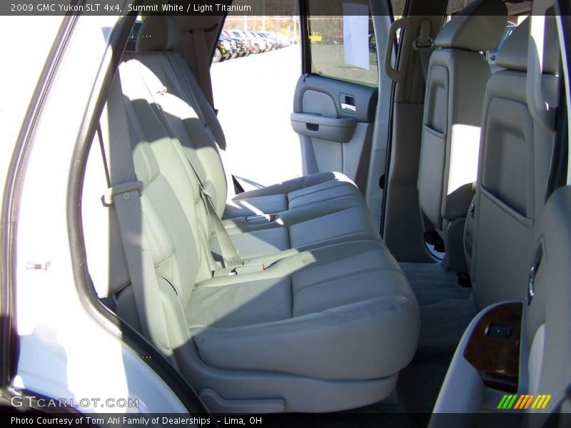 Summit White / Light Titanium 2009 GMC Yukon SLT 4x4