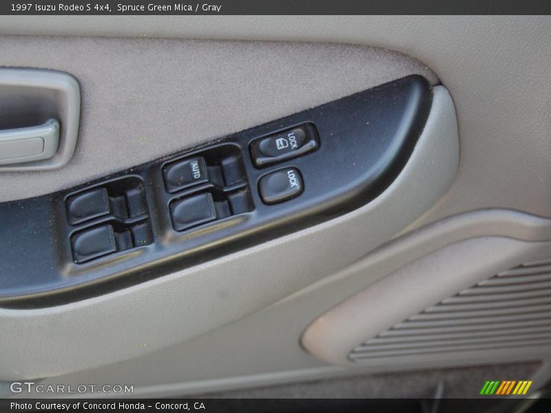 Spruce Green Mica / Gray 1997 Isuzu Rodeo S 4x4