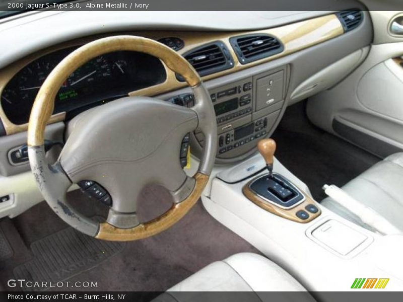 Alpine Metallic / Ivory 2000 Jaguar S-Type 3.0